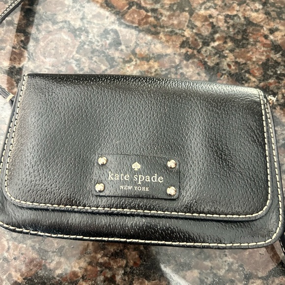 Authentic kate spade purse. Inside has little mark reflected in listing price. - Picture 4 of 4